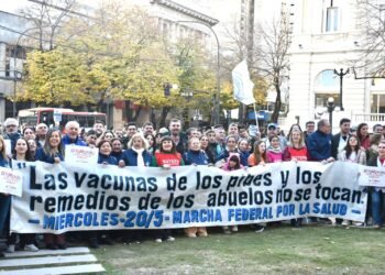 Camino a la Marcha Federal de la Salud: Carpa Sanitaria en La Plata