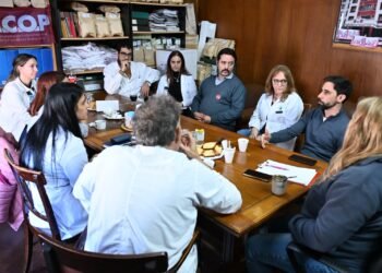 Visita al Hospital Presidente Perón de Avellaneda